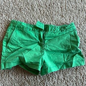 Vineyard vine green shorts